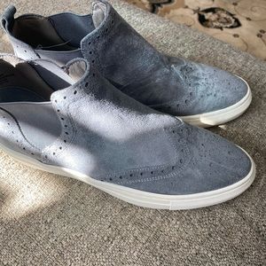Gray seven dial booties
